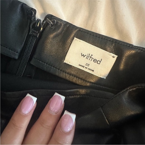 Wilfred Black Mini Skirt with Bow Detail - Picture 3 of 7